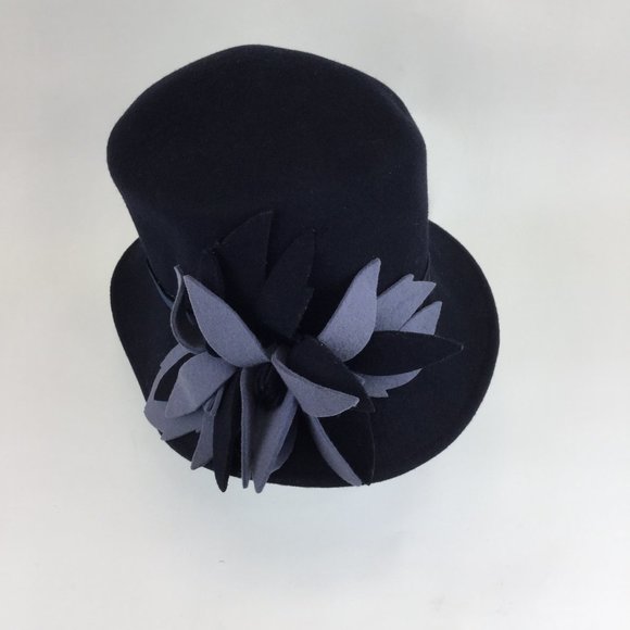 Designer multi fabric cut floral band trim hat - Picture 4 of 7